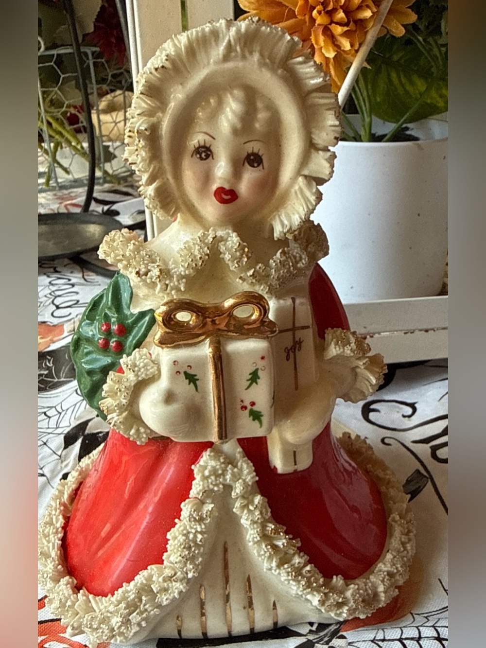 Vintage Napco Christmas Gift Shopper 1950’s Figurine Spaghetti Trim Planter